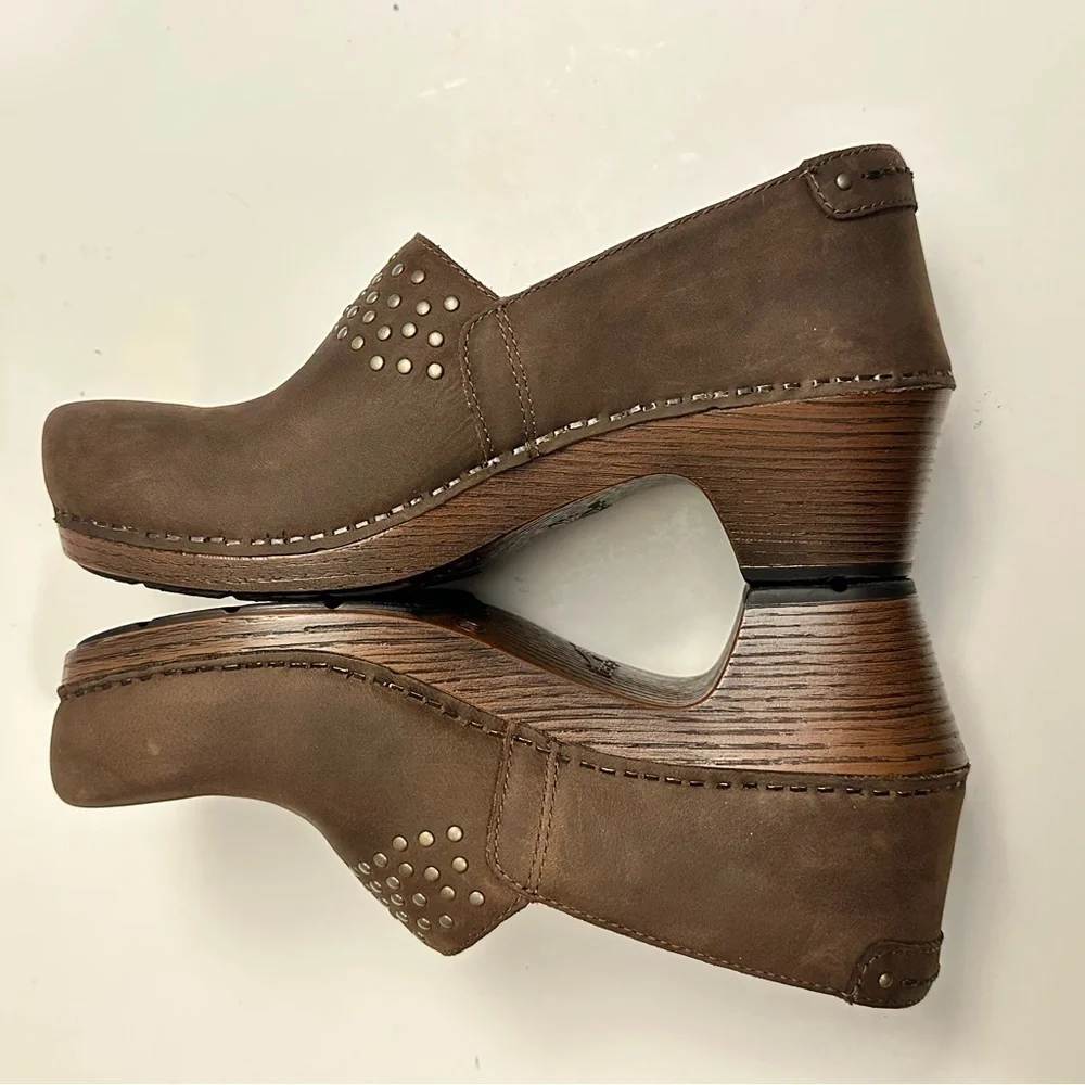 Dansko Women’s Mavis Milled Nubuck Studded Slip On Clog Size EU 37 - US 6.5/7.0 - Picture 8 of 14